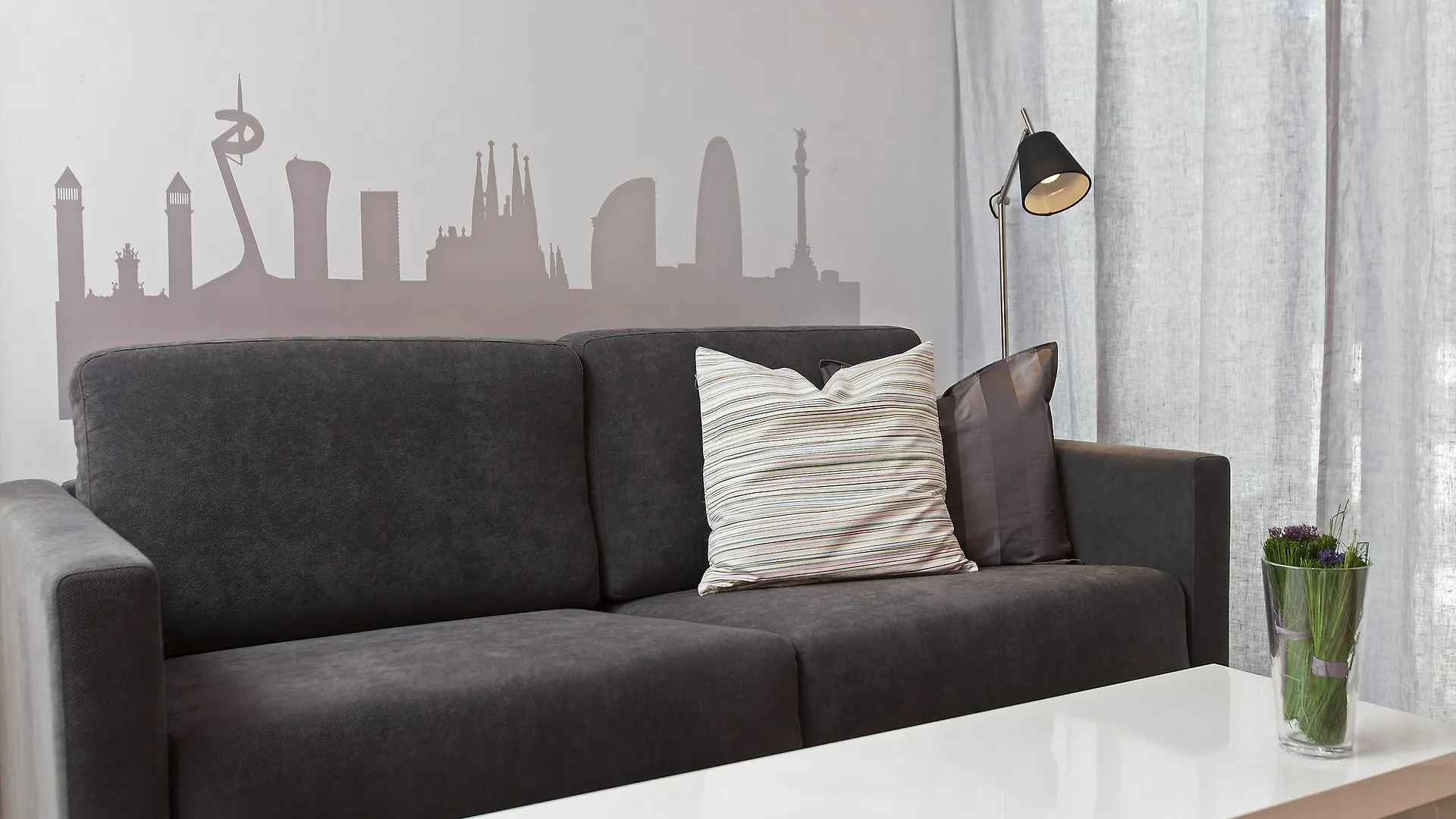 Gaudi Flats Daire Barselona 0*,